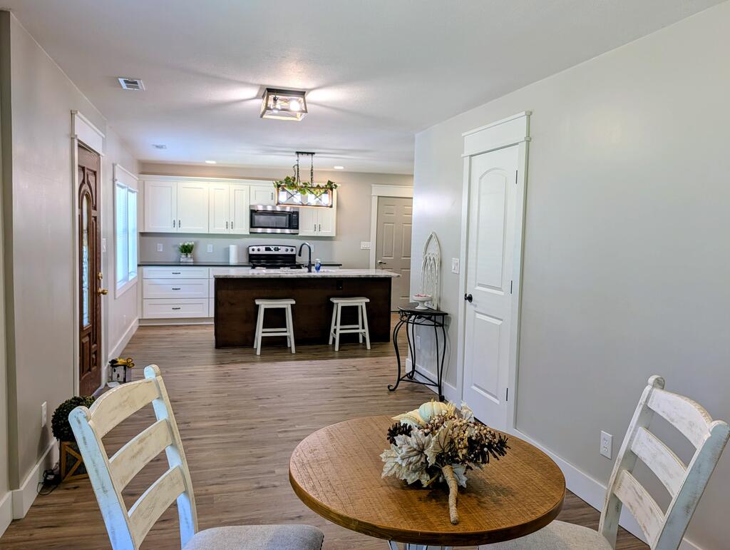 12498 National Dr. Property Photo 10