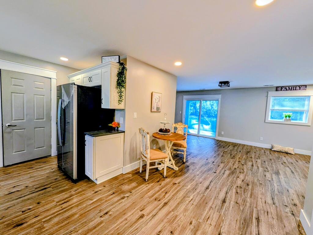 12498 National Dr. Property Photo 11