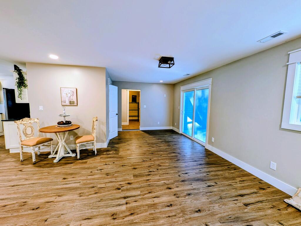 12498 National Dr. Property Photo 15