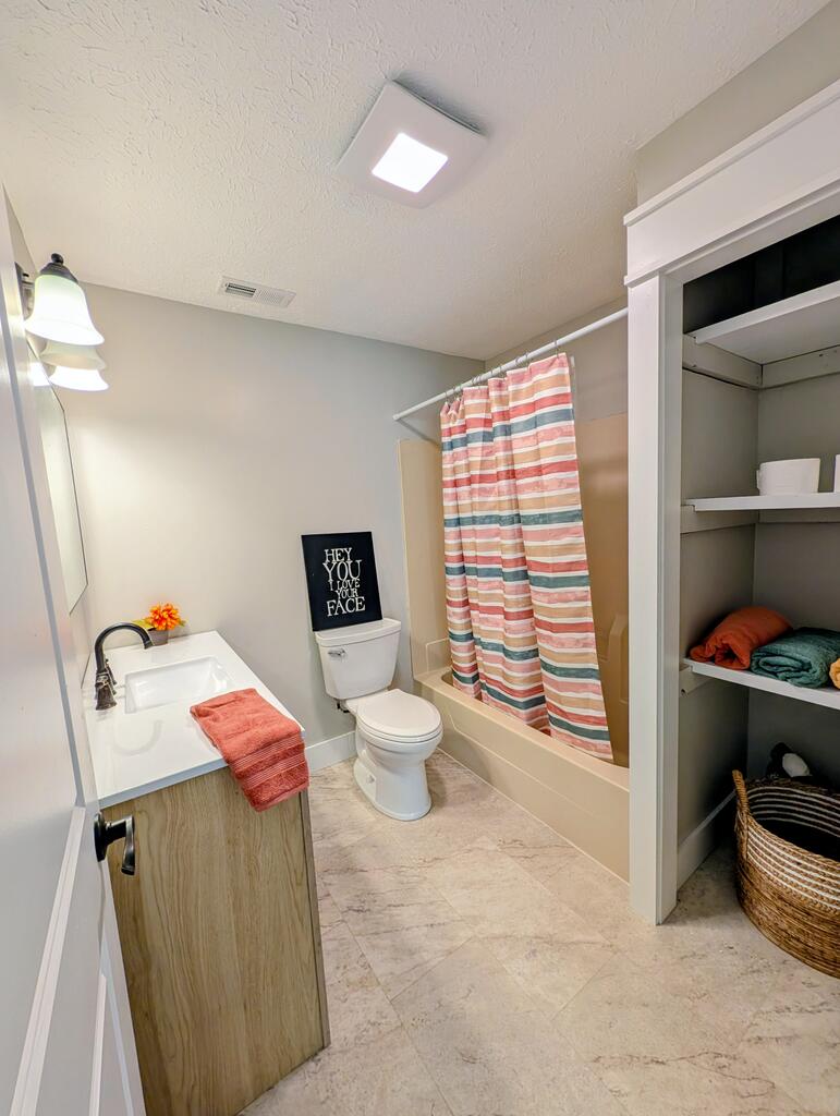 12498 National Dr. Property Photo 18