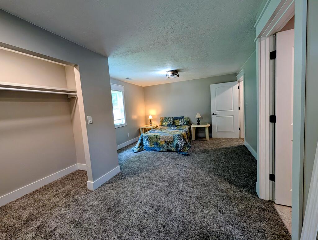 12498 National Dr. Property Photo 21
