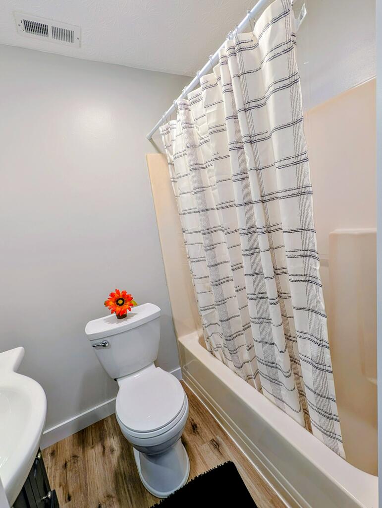 12498 National Dr. Property Photo 23