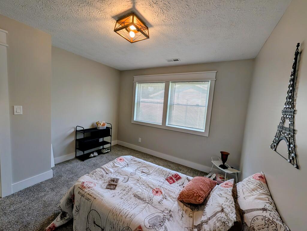12498 National Dr. Property Photo 25