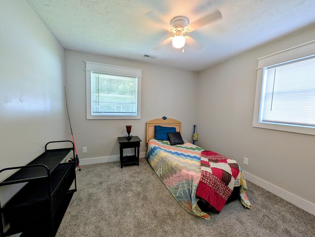 12498 National Dr. Property Photo 27