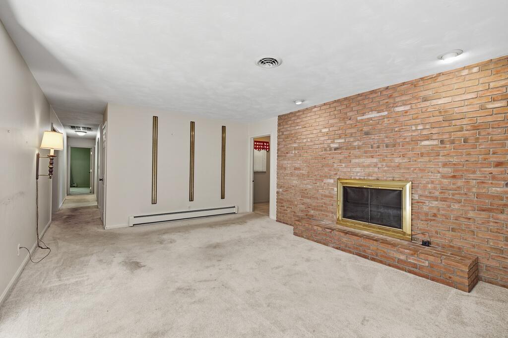 2139 Marion Ave Property Photo 4