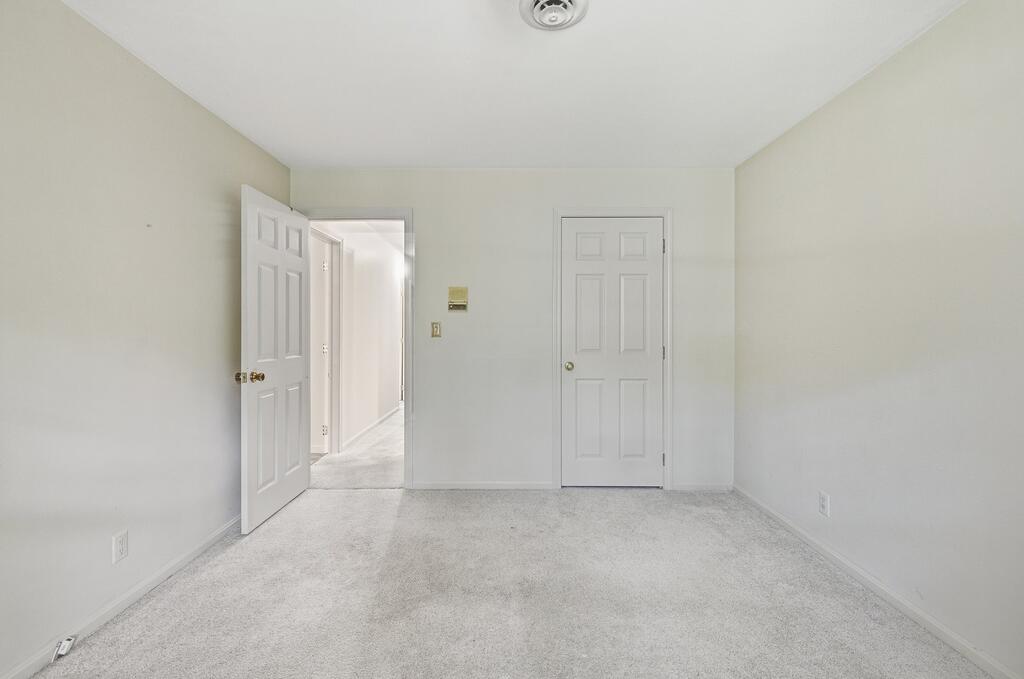 2139 Marion Ave Property Photo 23