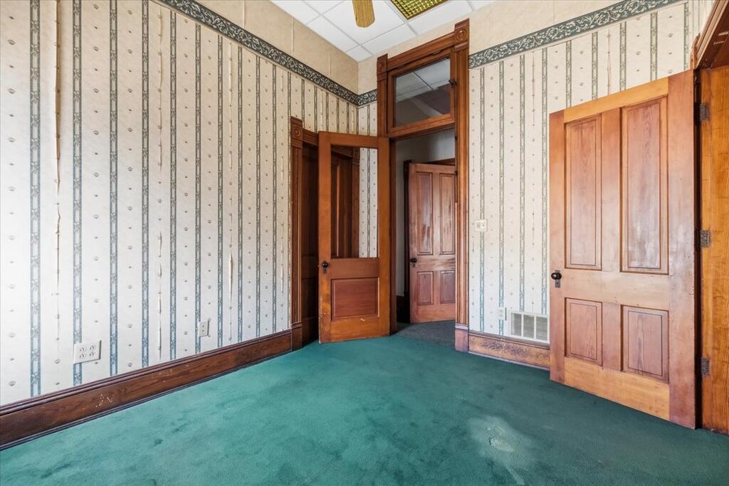 153 Washington Square Property Photo 14