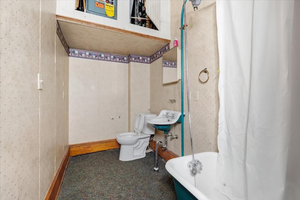 153 Washington Square Property Photo 15