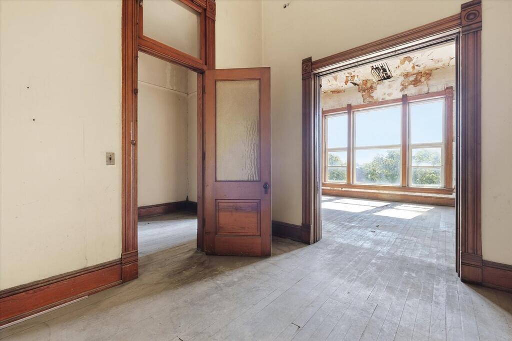 153 Washington Square Property Photo 19