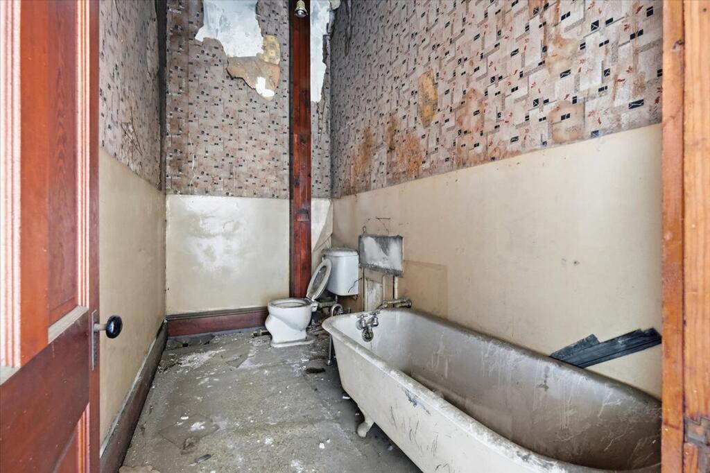 153 Washington Square Property Photo 24