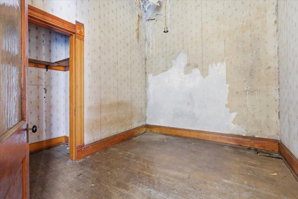 153 Washington Square Property Photo 25