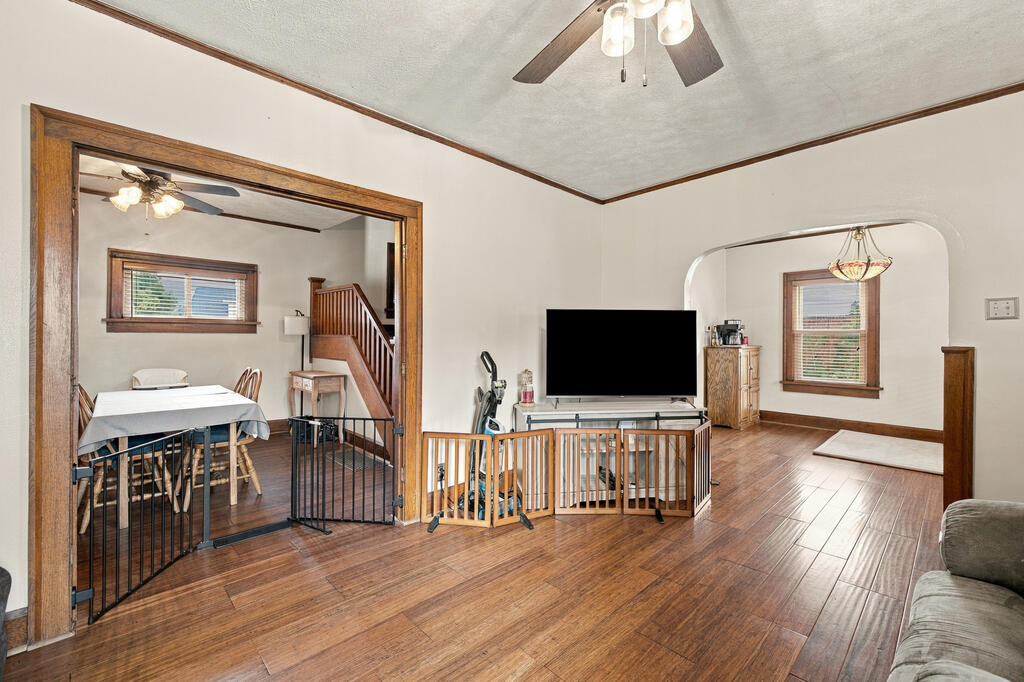 524 Harter Ave Property Photo 4