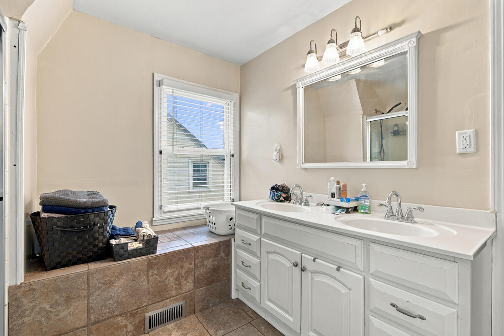 524 Harter Ave Property Photo 15