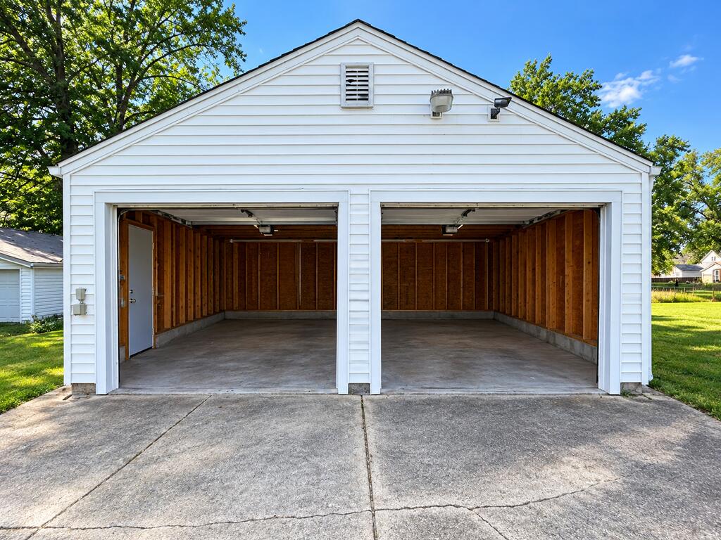 Inez Property Photo 3