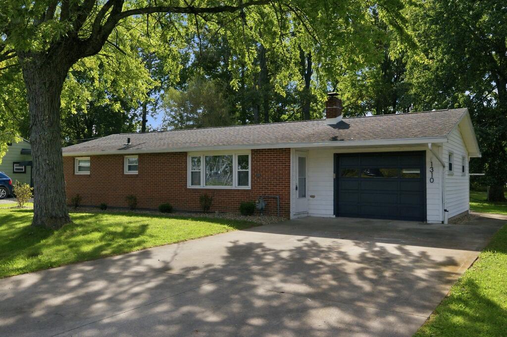 1310 Evergreen Ave W Property Photo 1