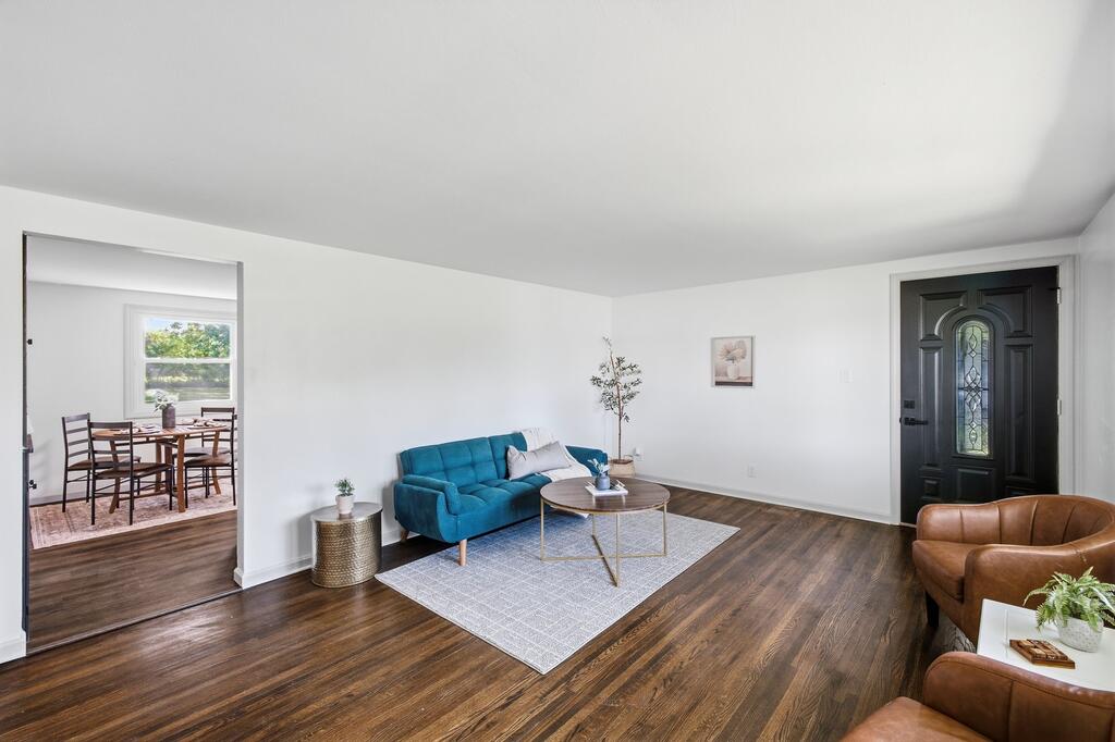 1310 Evergreen Ave W Property Photo 4