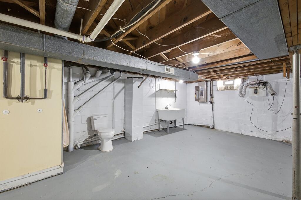 1310 Evergreen Ave W Property Photo 19