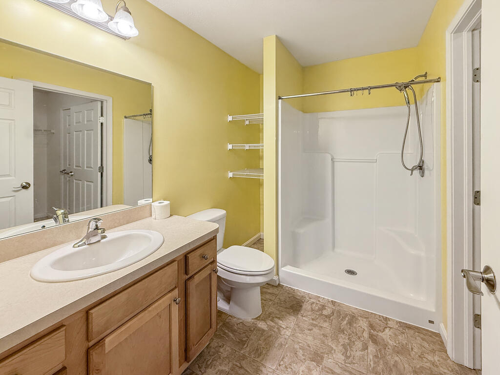 702 Whisper Creek Lane Property Photo 17
