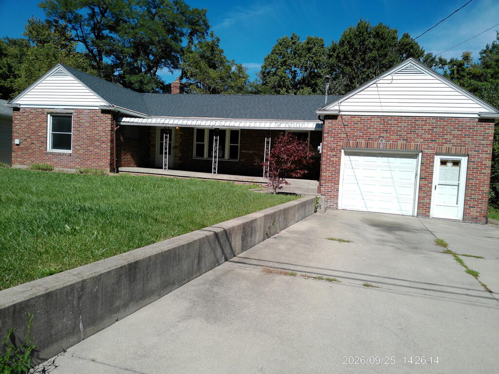 1608 Park Ave. W. Property Photo 1