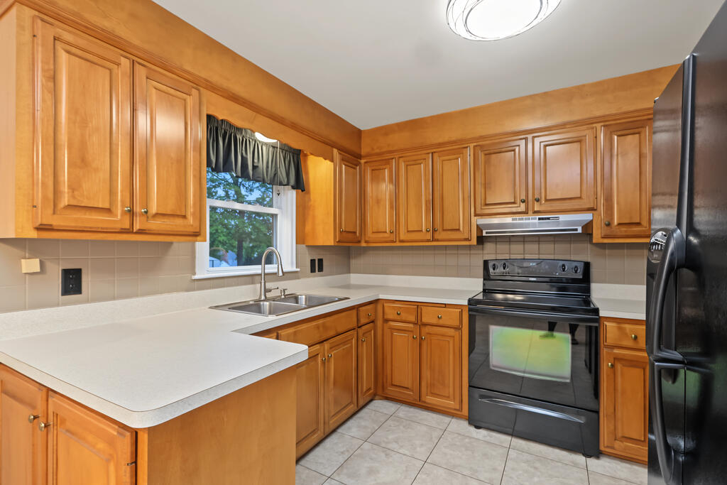 662 Courtright Boulevard Property Photo 8