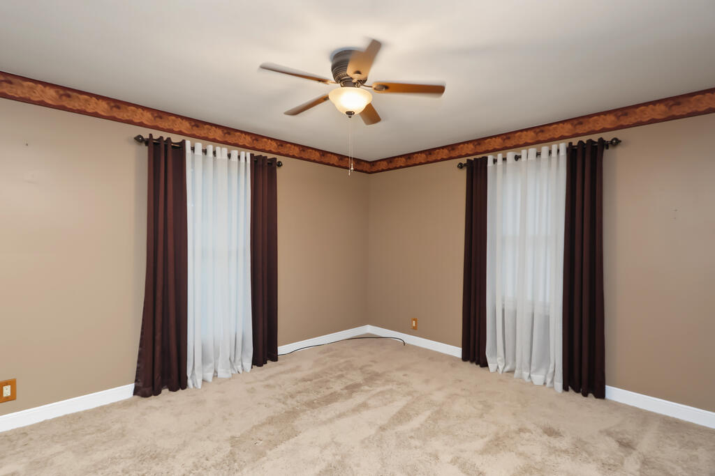 662 Courtright Boulevard Property Photo 12