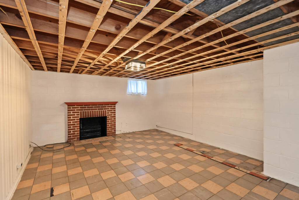 662 Courtright Boulevard Property Photo 27