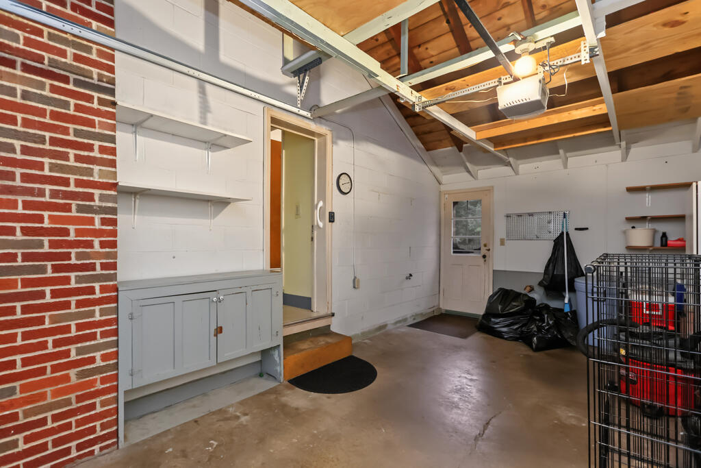 662 Courtright Boulevard Property Photo 32