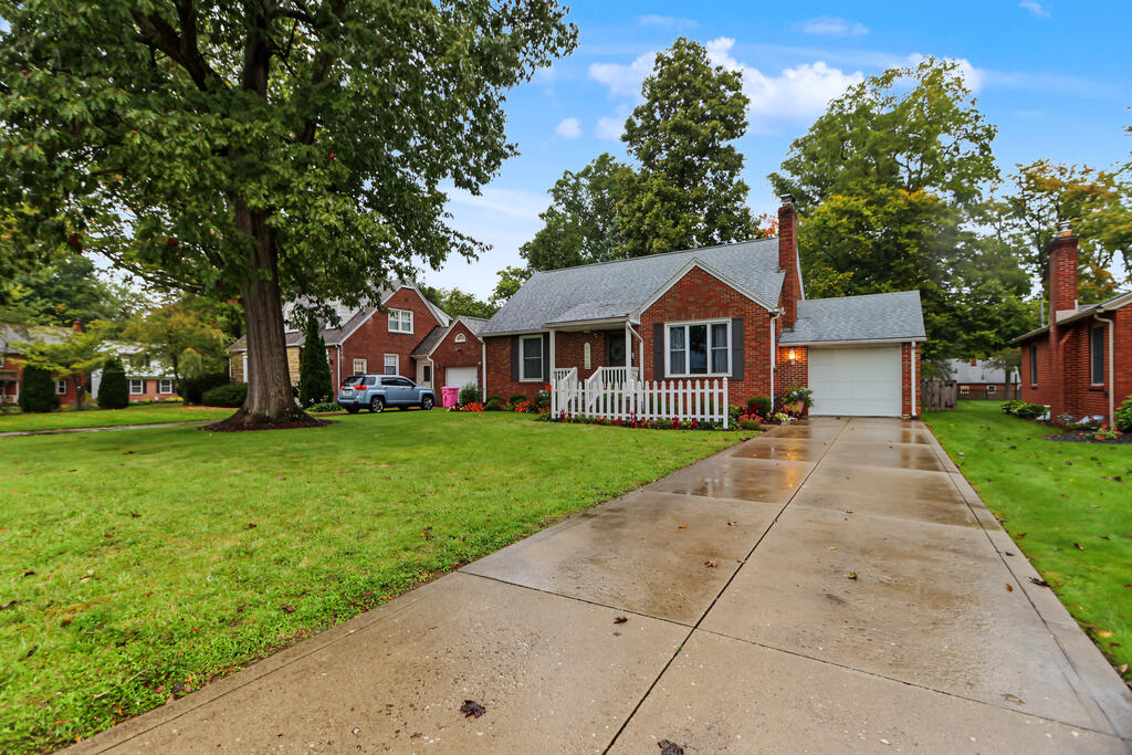 662 Courtright Boulevard Property Photo 37