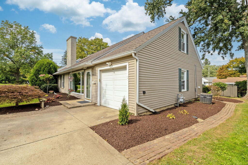 528 Midland Dr Property Photo 42