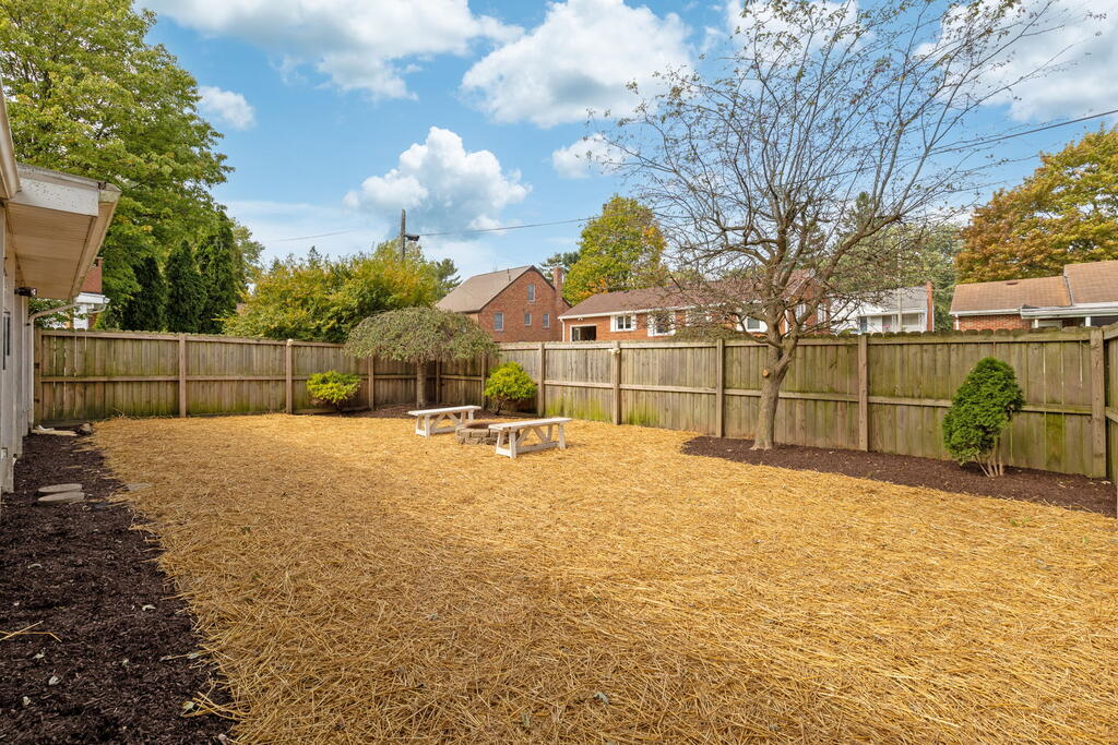 528 Midland Dr Property Photo 45