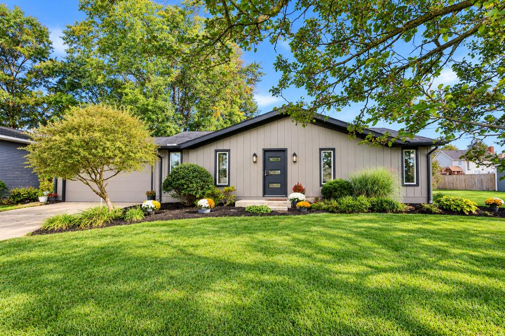 685 North Satinwood Circle Property Photo 1