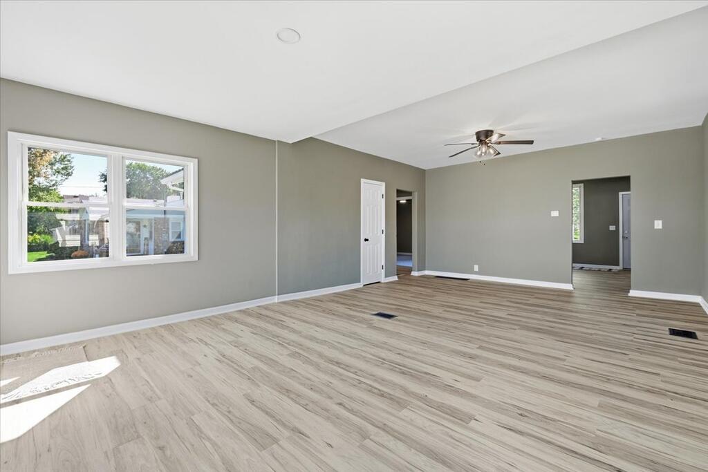 222 Third Ave Property Photo 12