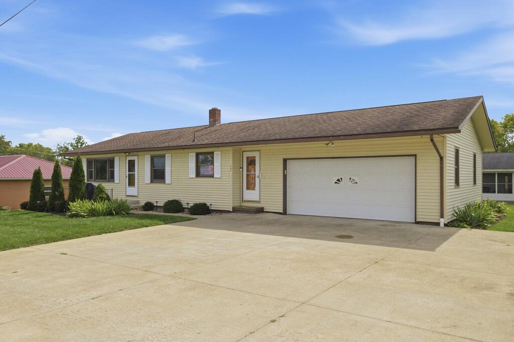 267 Spring St Property Photo 1