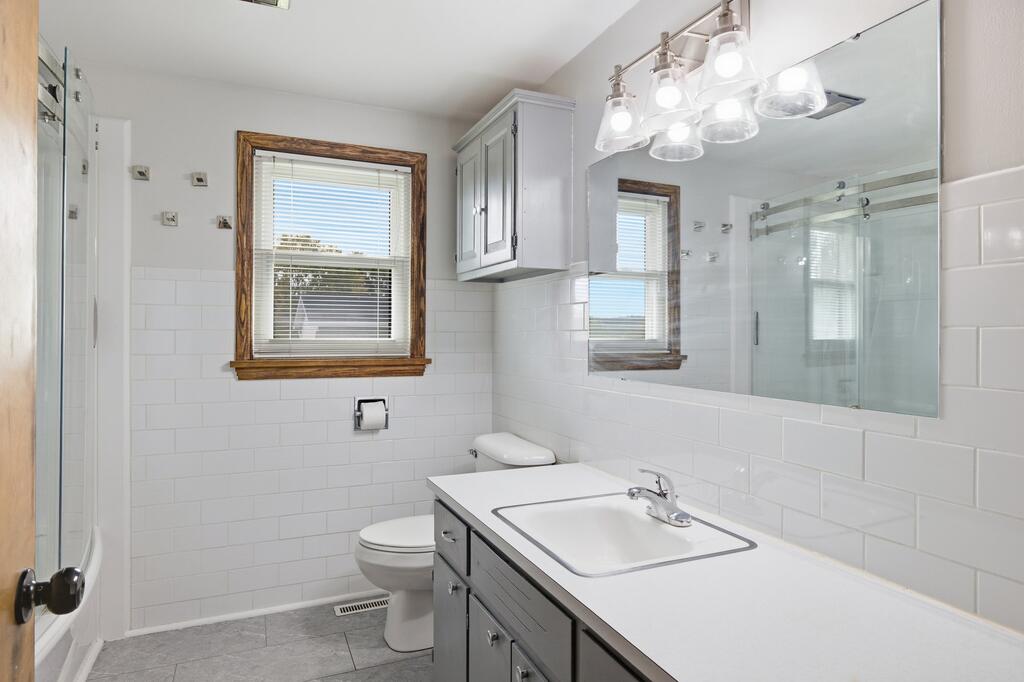 267 Spring St Property Photo 11
