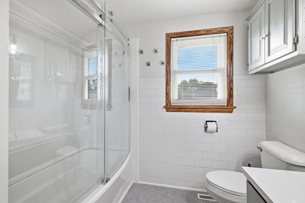 267 Spring St Property Photo 18
