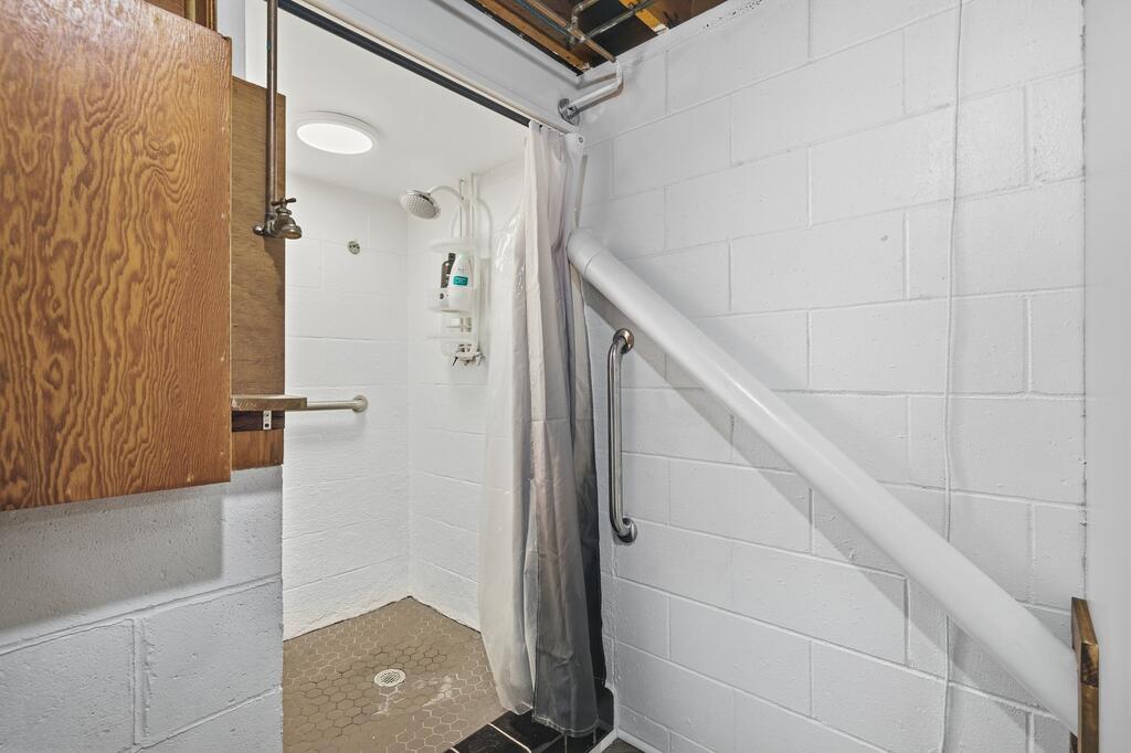 267 Spring St Property Photo 23