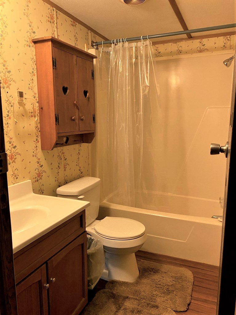 105 Grove Street Property Photo 14