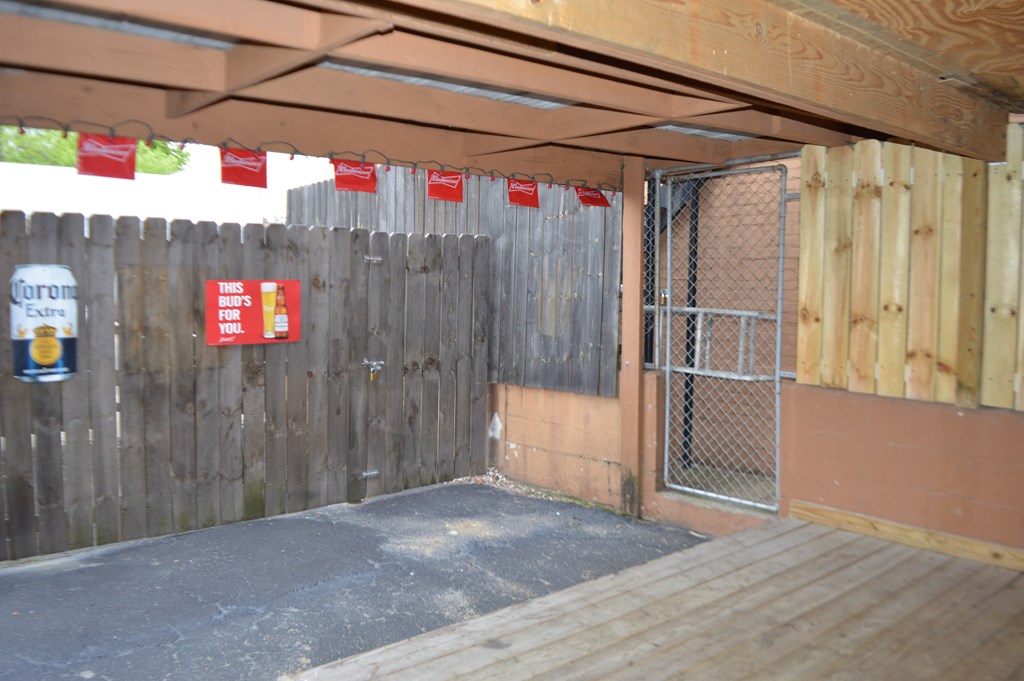 112 W Mansfield St Property Photo 11