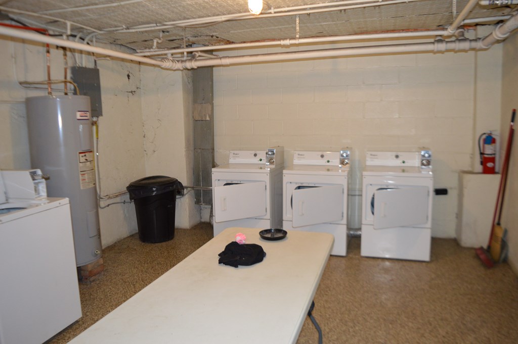 112 W Mansfield St Property Photo 32
