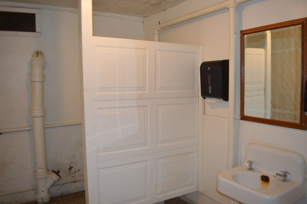 112 W Mansfield St Property Photo 33