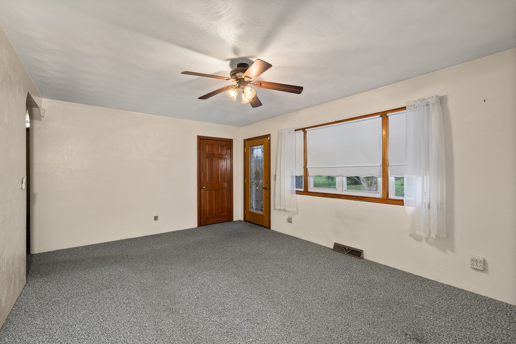 512 Mcbride Rd Property Photo 2