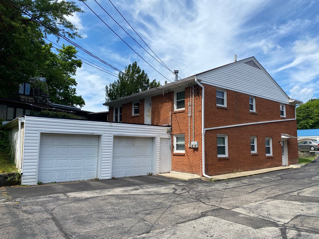 1111 Lexington Ave Property Photo 8
