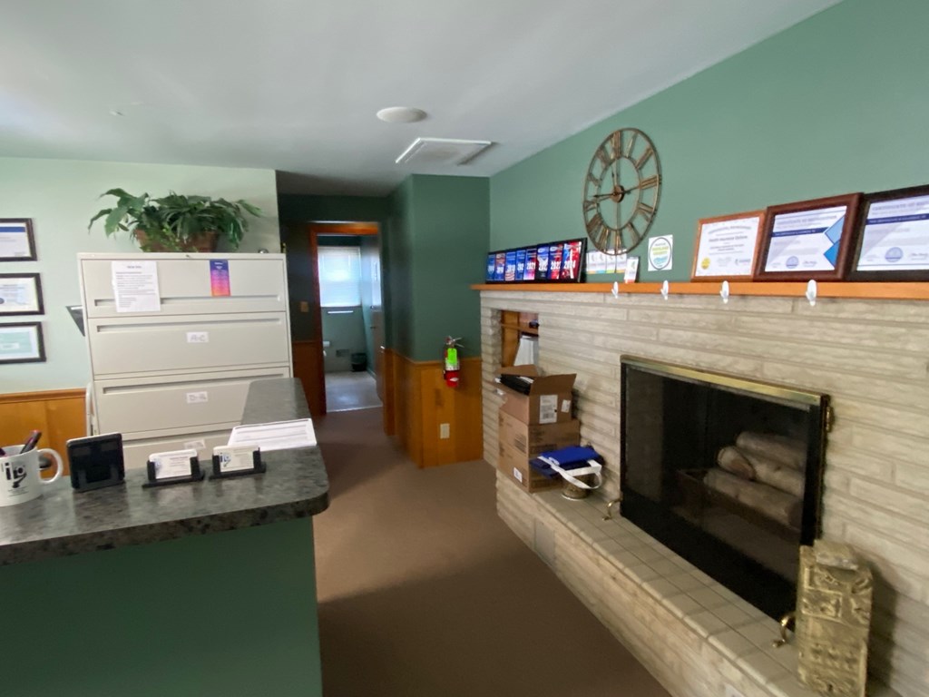 1111 Lexington Ave Property Photo 21