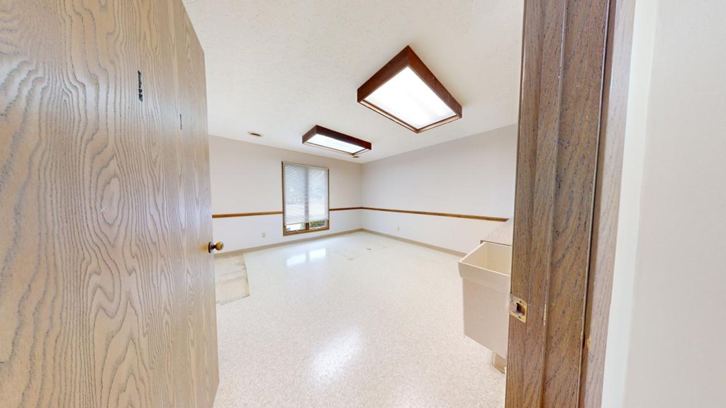 315 Crestwood Drive Property Photo 23