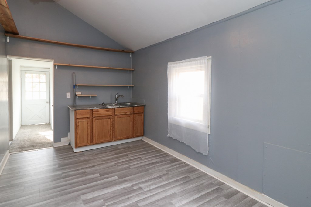 293 Pomerene Property Photo 8