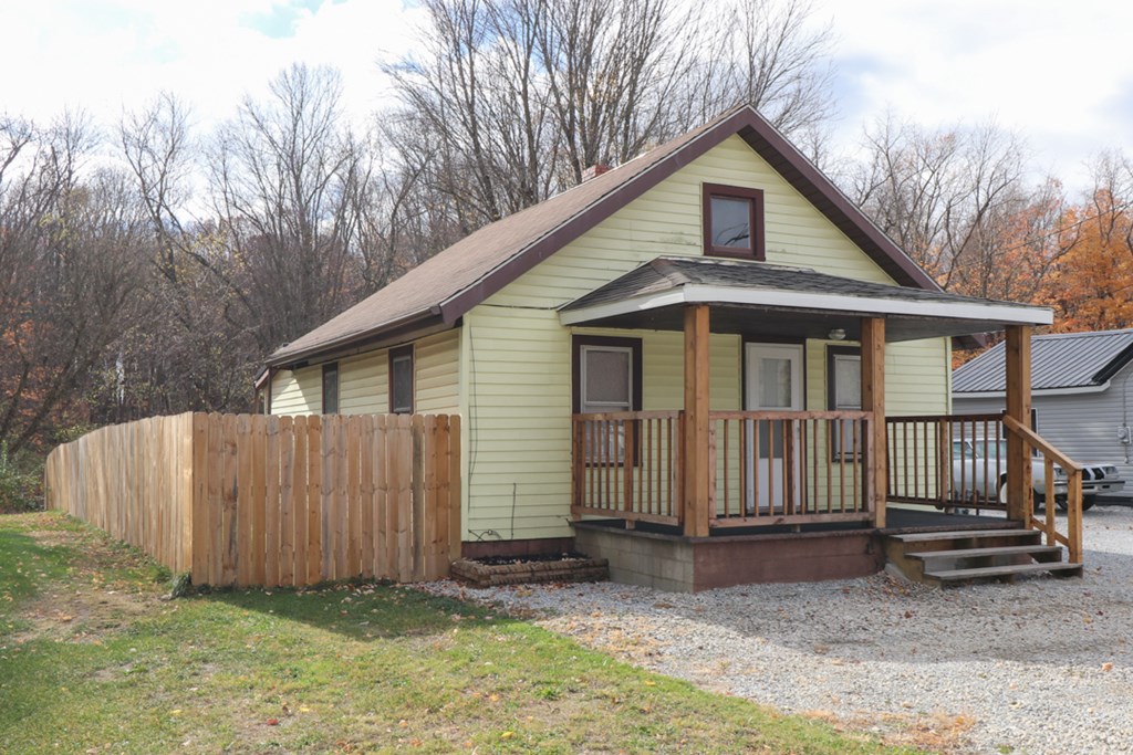 291 Pomerene Property Photo 2