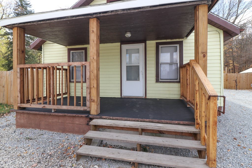 291 Pomerene Property Photo 4