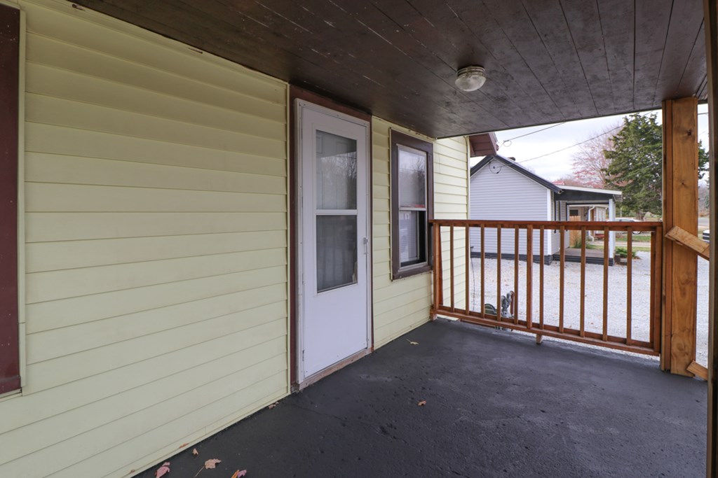 291 Pomerene Property Photo 5