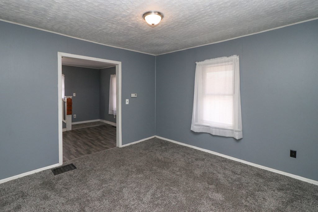 291 Pomerene Property Photo 10