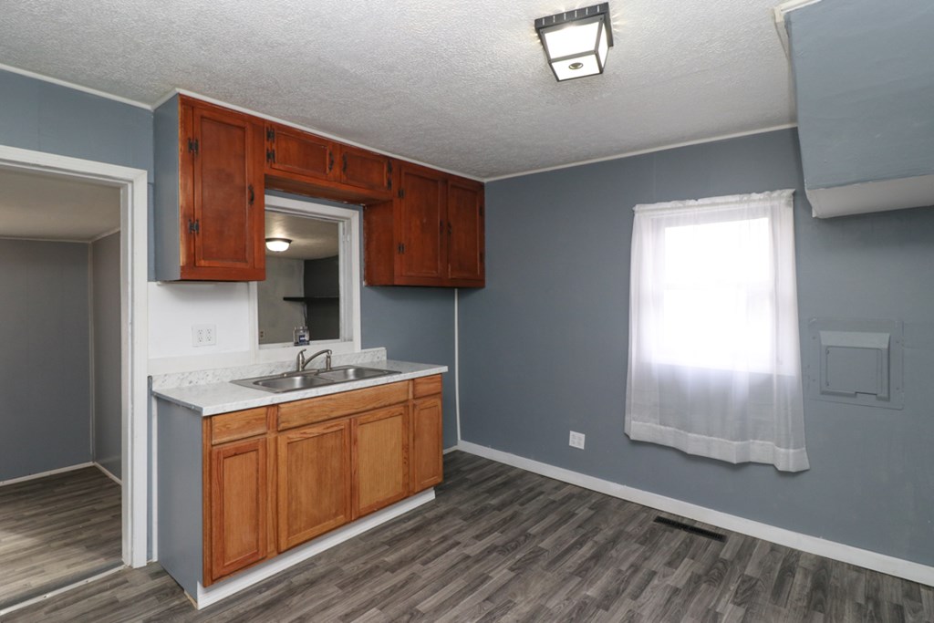 291 Pomerene Property Photo 11